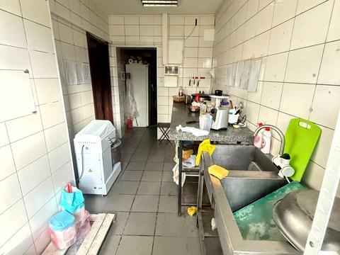 коммерческая по адресу Келецкая ул., 1