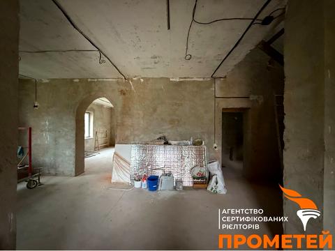 будинок за адресою Вартових Неба вул. (Комарова), 11А