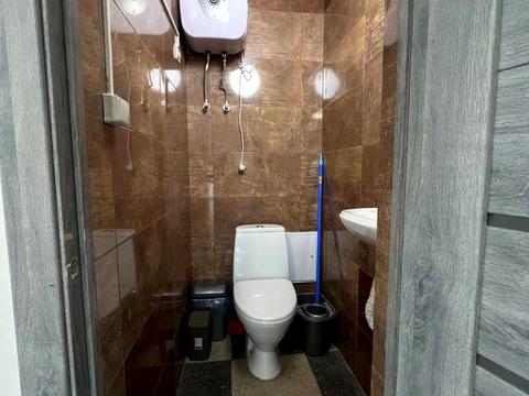 комерційна за адресою Весняна вул., 8