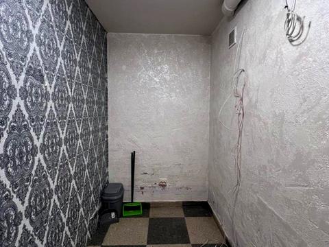 комерційна за адресою Весняна вул., 8