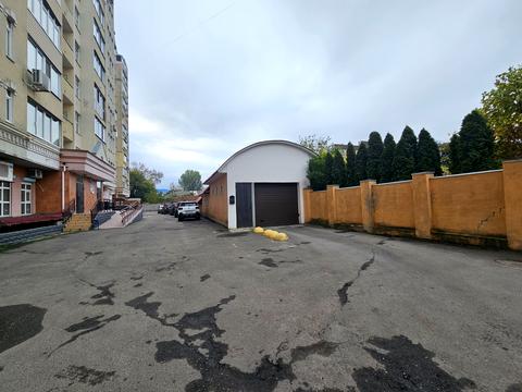 паркомісце за адресою Святотроїцька вул., 94