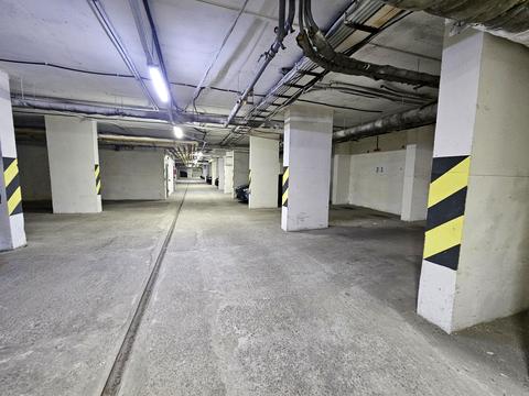 паркомісце за адресою Святотроїцька вул., 94