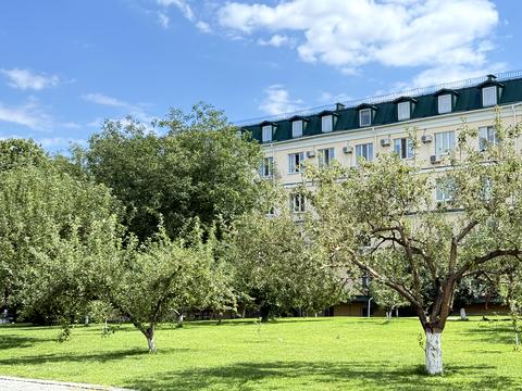 коммерческая по адресу Трёхсвятительская ул., 4