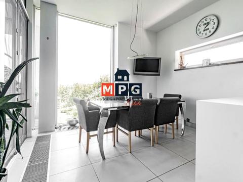 дом по адресу Абрикосова, 15