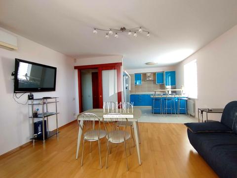 квартира за адресою Дарницький бульвар, 8