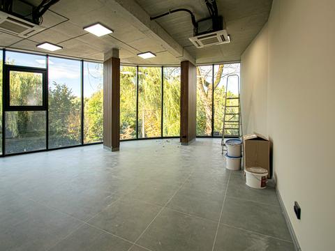 комерційна за адресою Паращука вул., 14