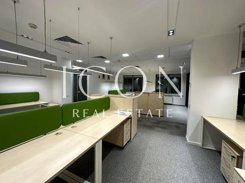 комерційна за адресою Спортивна пл., 1