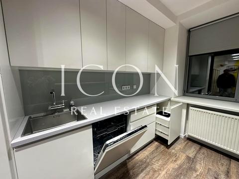 комерційна за адресою Спортивна пл., 1