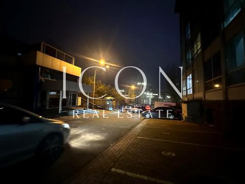 комерційна за адресою Спортивна пл., 1