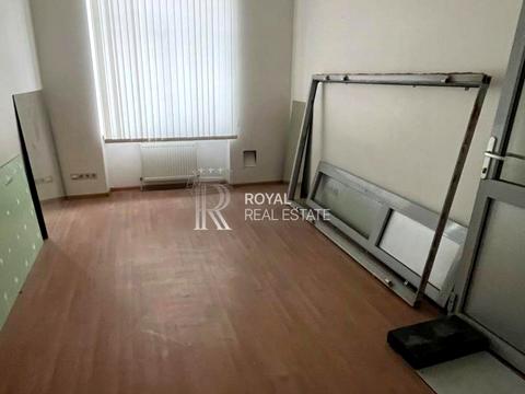 комерційна за адресою Київ, Лаврська вул. (Січневого Повстання), 8