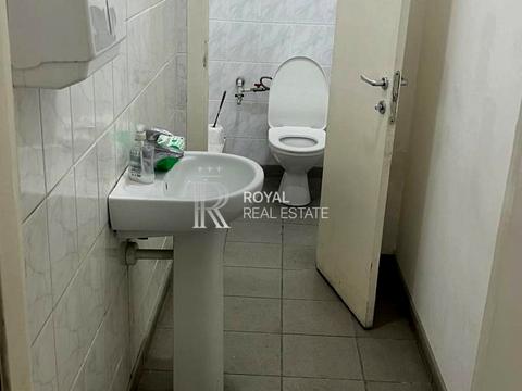 комерційна за адресою Київ, Лаврська вул. (Січневого Повстання), 8