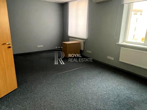 комерційна за адресою Лаврська вул. (Січневого Повстання), 5