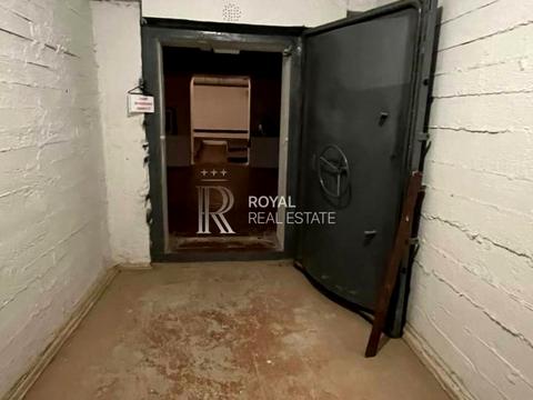 комерційна за адресою Київ, Лаврська вул. (Січневого Повстання), 8