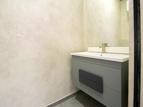 комерційна за адресою Паращука вул., 14