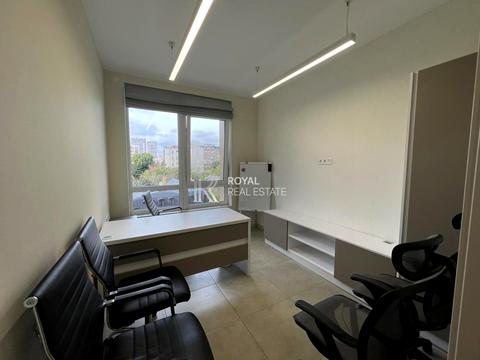 коммерческая по адресу Жилянская ул., 68