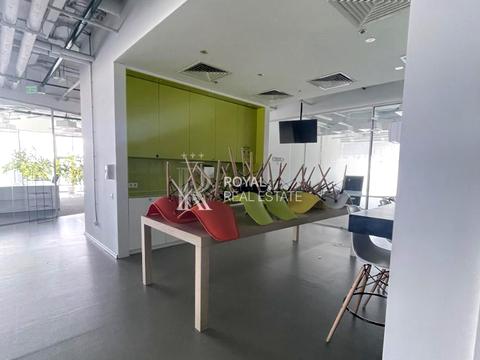 комерційна за адресою Спортивна пл., 1