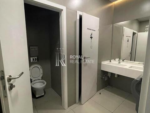 комерційна за адресою Спортивна пл., 1