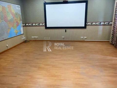 комерційна за адресою Круглоуніверситетська вул., 4