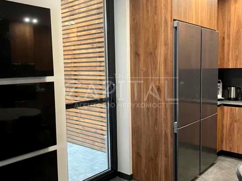 будинок за адресою Богатирська вул., 4-Б