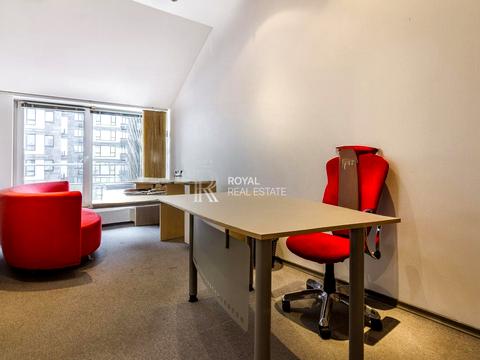 комерційна за адресою Левка Лук'яненка вул. (Маршала Тимошенка), 29