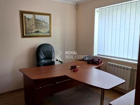 комерційна за адресою Загорівська вул. (Багговутівська), 17-21