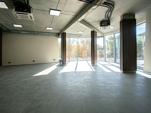 комерційна за адресою Паращука вул., 14