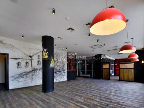 комерційна за адресою Саксаганського вул., 120