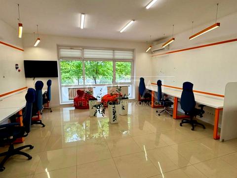 комерційна за адресою Оболонська набережна вул., 14