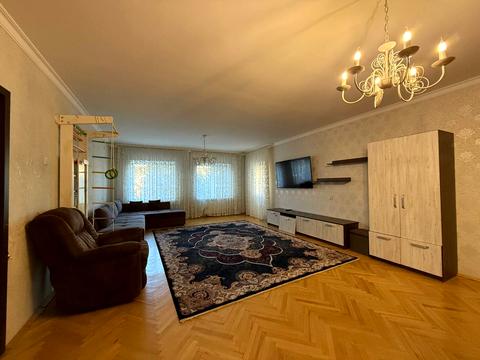 квартира за адресою Чорновола вул., 68