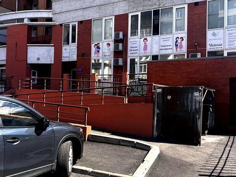 комерційна за адресою Почайнинська вул., 70