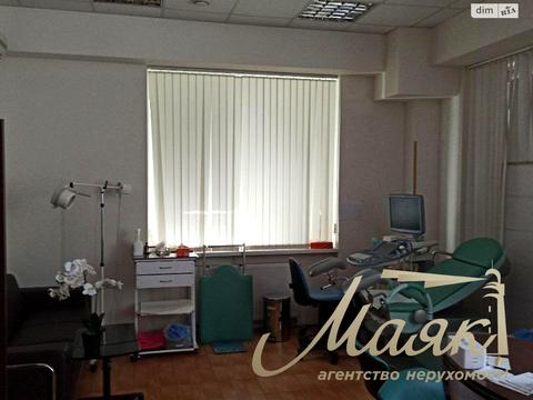 комерційна за адресою Почайнинська вул., 70