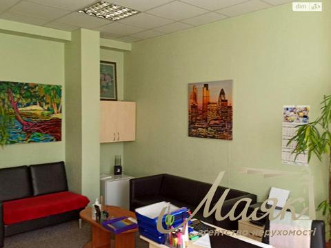 комерційна за адресою Почайнинська вул., 70