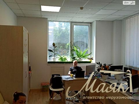 комерційна за адресою Почайнинська вул., 70