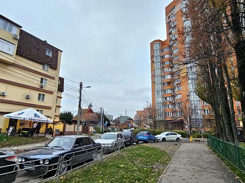 ділянка за адресою Осіння вул., 40