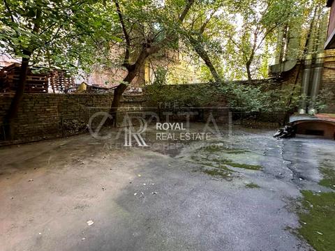 коммерческая по адресу Малая Житомирская ул., 13