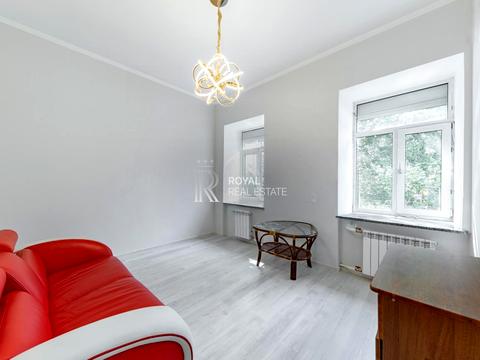 комерційна за адресою Круглоуніверситетська вул., 22