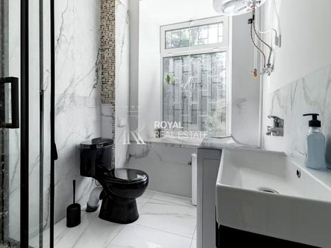 комерційна за адресою Круглоуніверситетська вул., 22