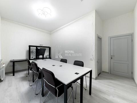 комерційна за адресою Круглоуніверситетська вул., 22