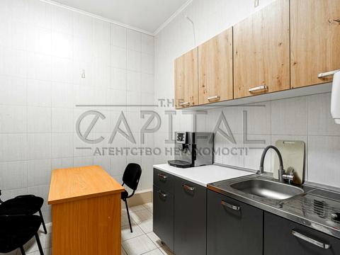 комерційна за адресою Київ, Євгена Коновальця вул. (Щорса), 32-Б