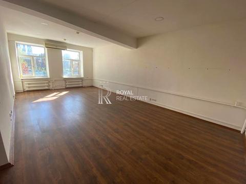 комерційна за адресою Лугова вул., 2/6