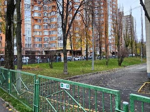 ділянка за адресою Осіння вул., 40