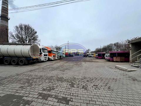 комерційна за адресою Комунальна, 3а