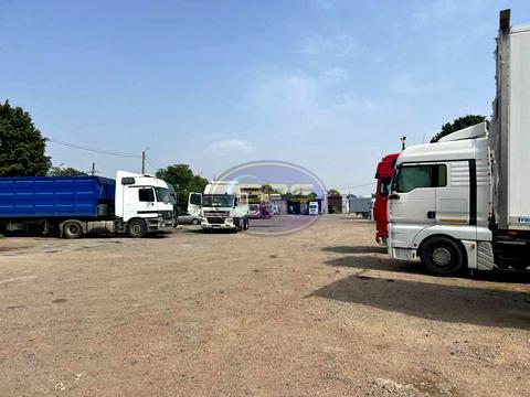 комерційна за адресою Комунальна, 3а