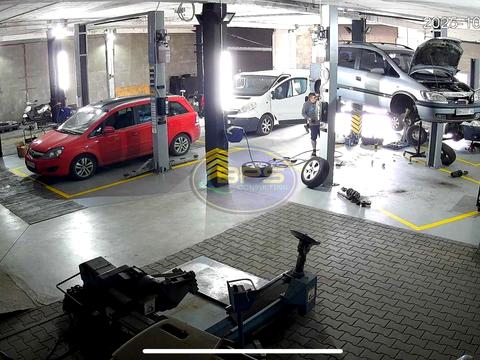 комерційна за адресою Комунальна, 3а