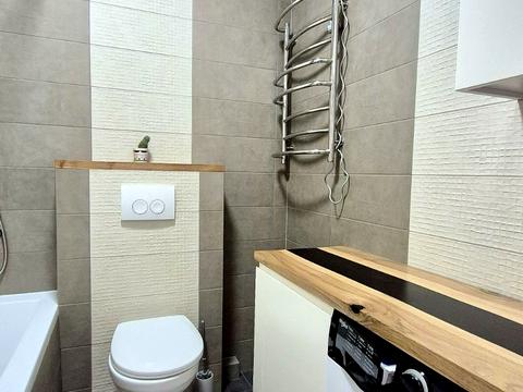 квартира за адресою Братська вул., 12