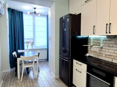 квартира за адресою Братська вул., 12