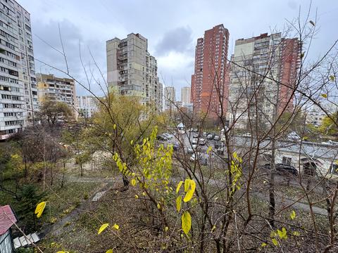 квартира за адресою Анни Ахматової вул., 15