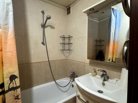 квартира за адресою Анни Ахматової вул., 15