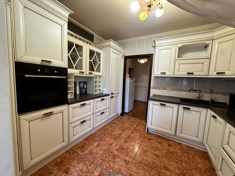 квартира за адресою Анни Ахматової вул., 15