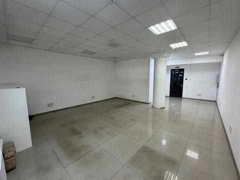 комерційна за адресою Євгена Коновальця вул. (Щорса), 36Д